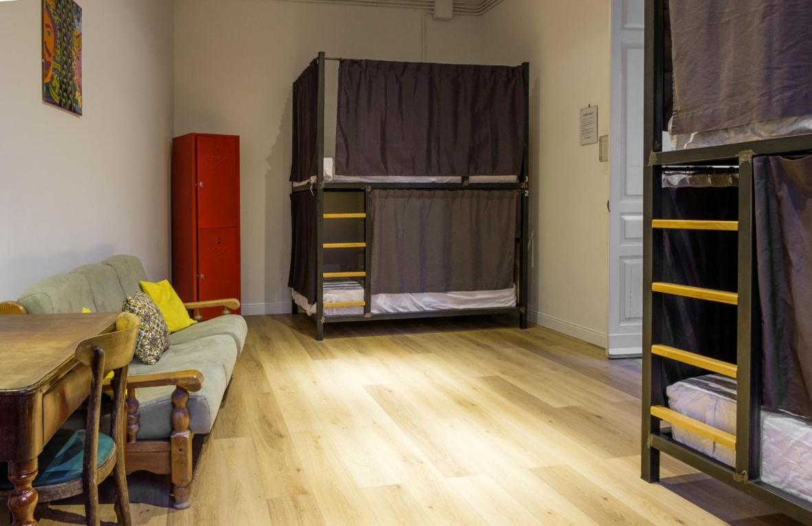 The Yard Hostel Катанія Екстер'єр фото