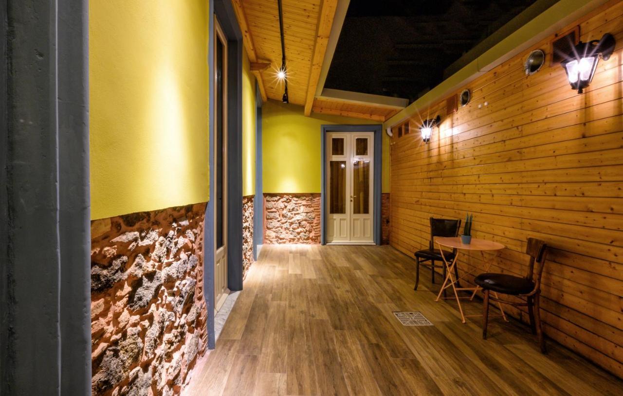 The Yard Hostel Катанія Екстер'єр фото