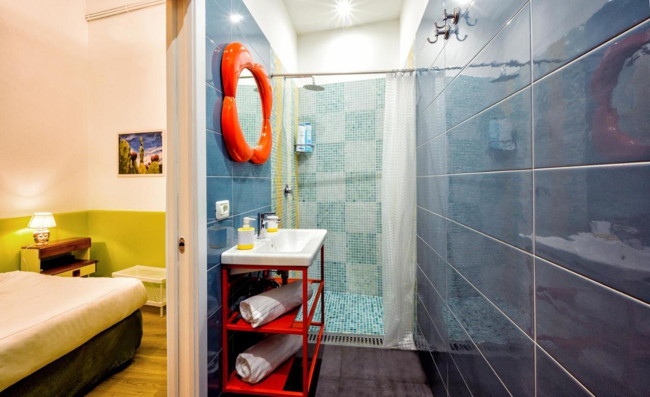 The Yard Hostel Катанія Екстер'єр фото