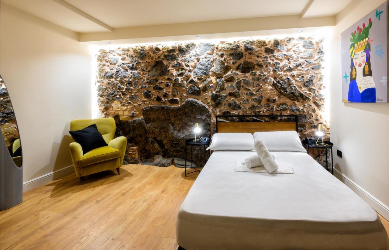 The Yard Hostel Катанія Екстер'єр фото