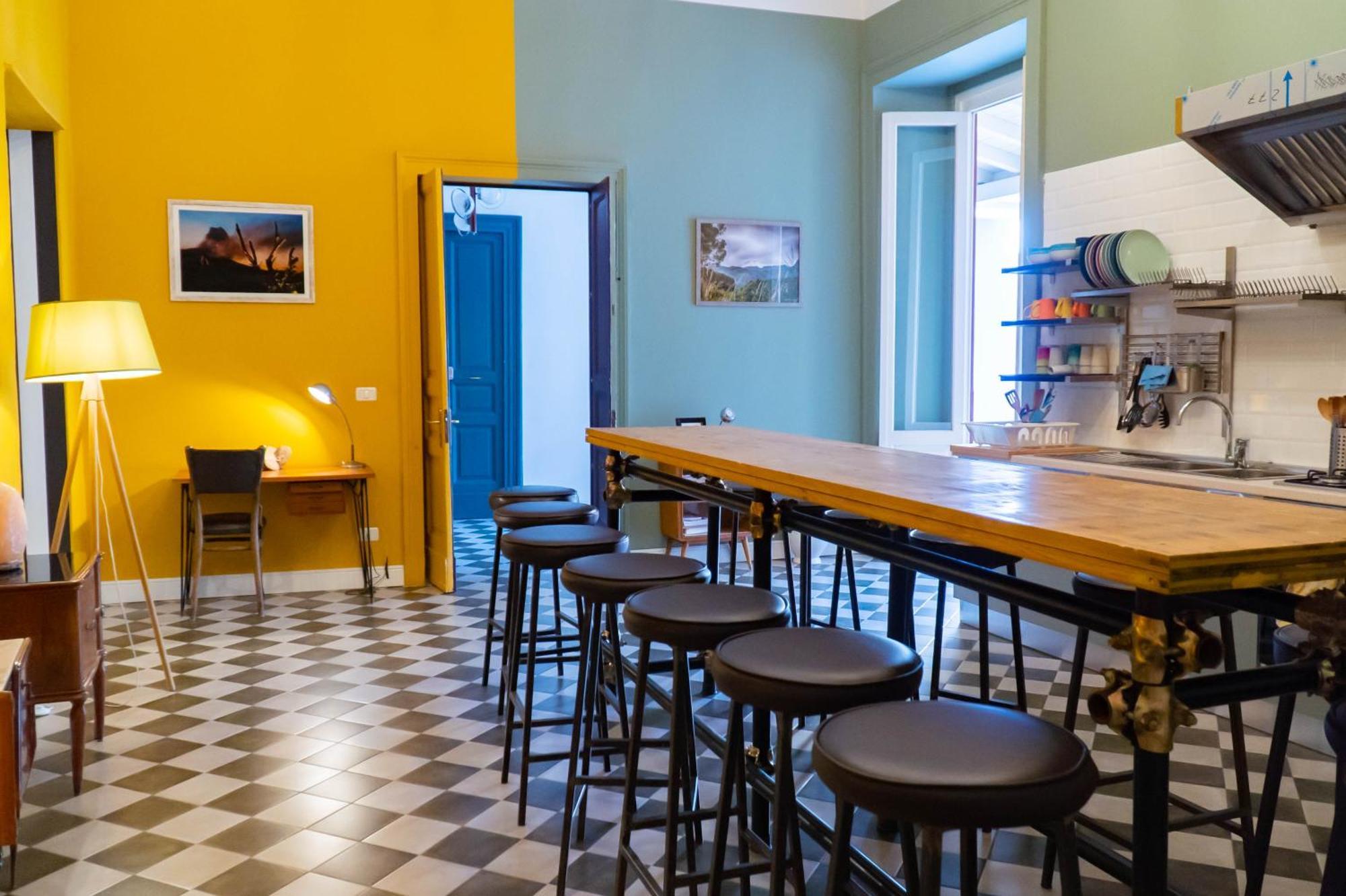 The Yard Hostel Катанія Екстер'єр фото