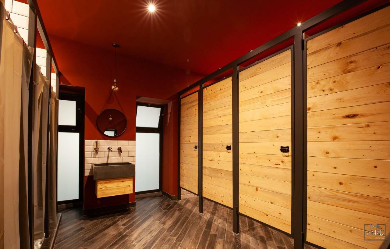 The Yard Hostel Катанія Екстер'єр фото