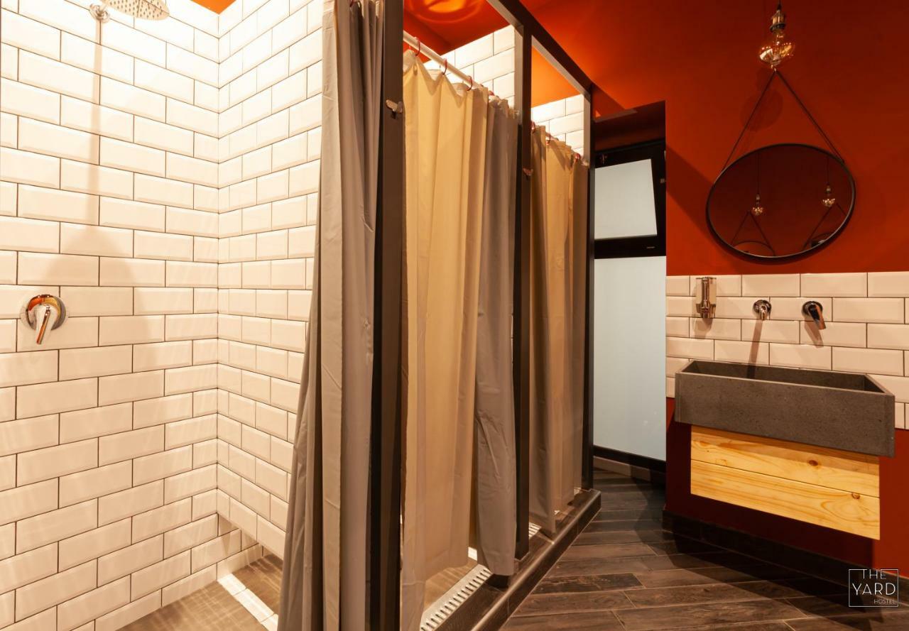 The Yard Hostel Катанія Екстер'єр фото